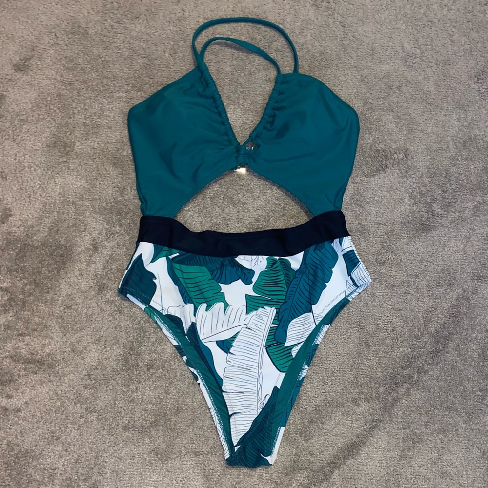 Cupshe Junior Large Green and White Leaf Print Swimsuit